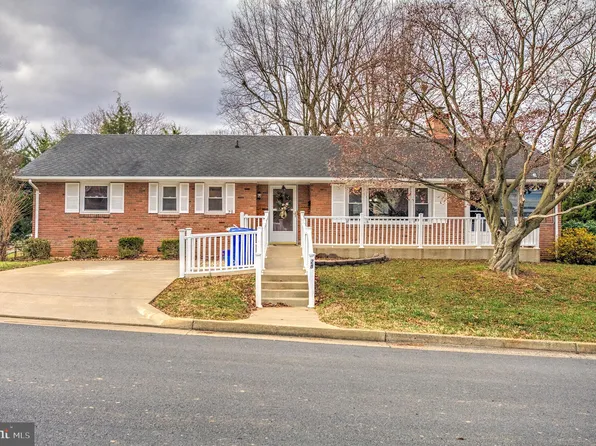 28 Bee St, Front Royal, VA 22630