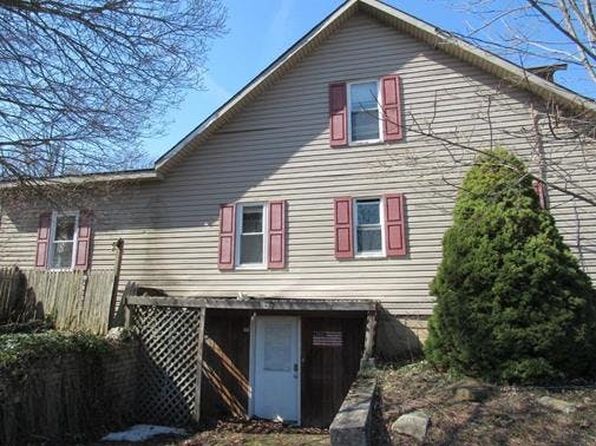 2060 Oakridge Dr, Salix, PA 15952