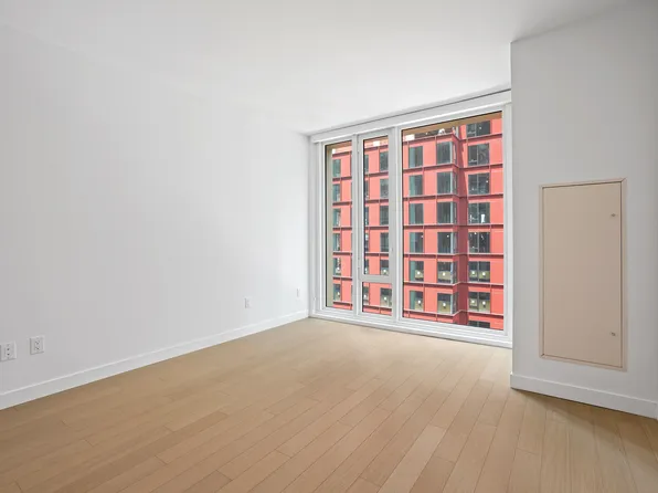 310 Livingston Street image 5 of 6