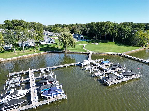 3rd image of 679 Bayshore Dr