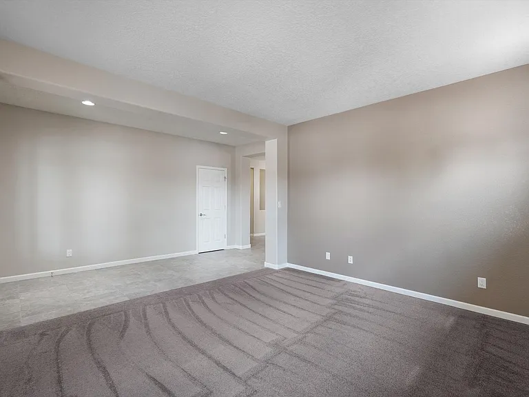 224 Valle Alto Dr NE — Photo 8