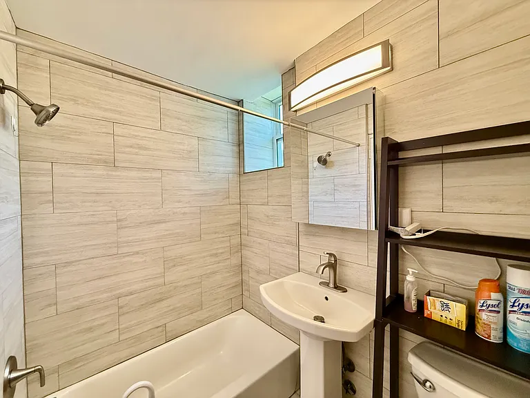 4727 Little Neck Pkwy #L4 — Photo 3