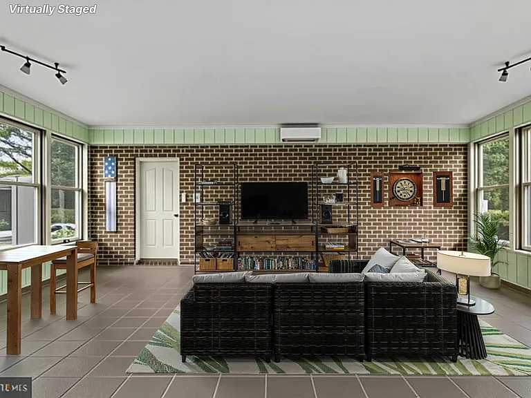2277 Poplar Rd — Photo 10