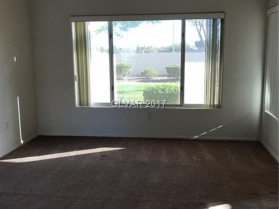 5th image of 10521 Mission Lakes Ave