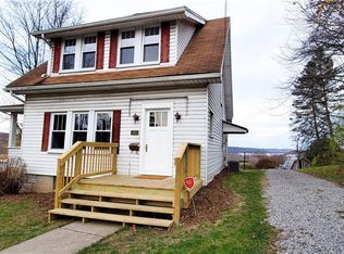 1833 Montour St, Coraopolis, PA 15108