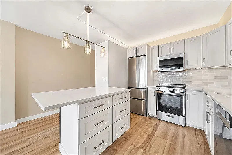 1 bed, 1.0 bath, 502 sqft, $1,718 — Photo 1