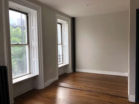 Rented by EXR | media 2