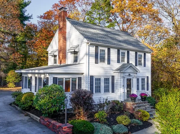 29 Knollwood Rd, Reading, MA 01867