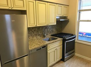 31-89 32nd St #3, Astoria, NY 11106