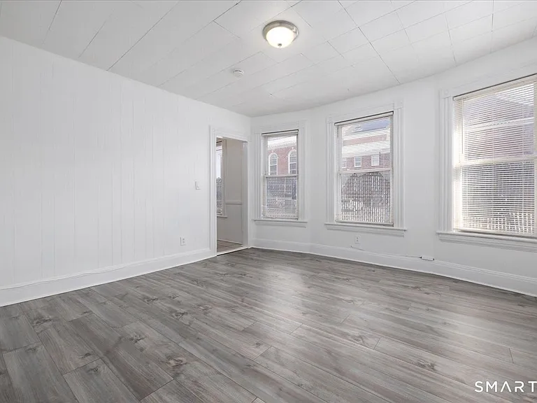 52-54 Hanover St #1 — Photo 8