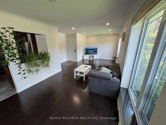 3rd image of 93 Aurora Heights Dr