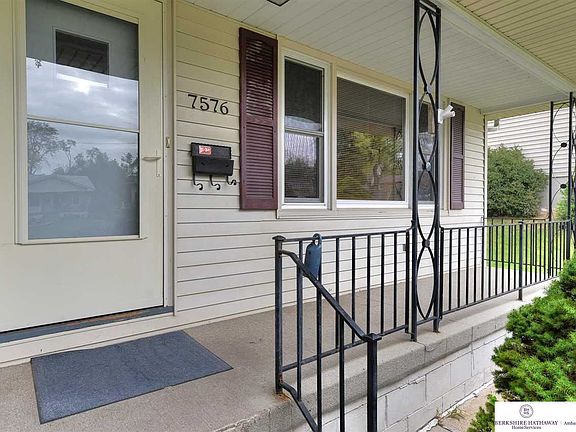 2nd image of 7576 Seward St