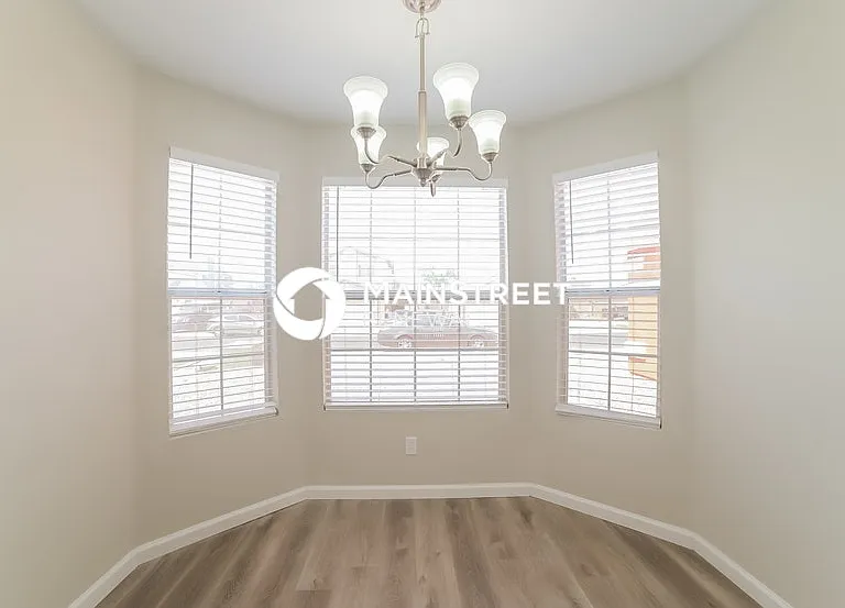 9017 W Cambridge Ave — Photo 4