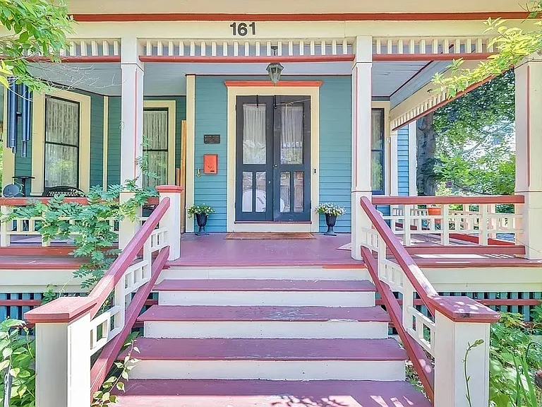 161 Florida St — Photo 2