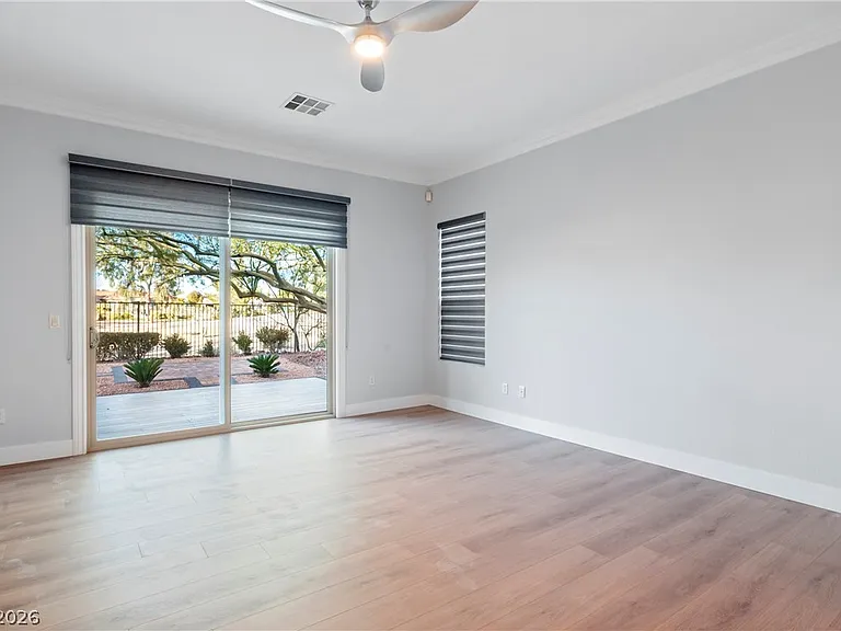 10534 Mandarino Ave — Photo 32