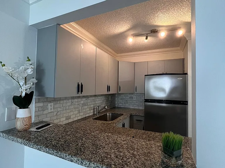 126 SW 17th Rd #405 — Photo 11