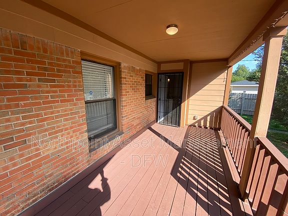 3rd image of 3636 Maryland Ave