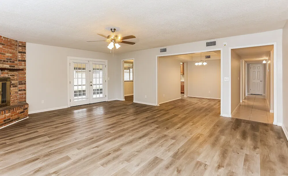 3 bed, 2.0 bath, 1549 sqft, $3,410 — Photo 3