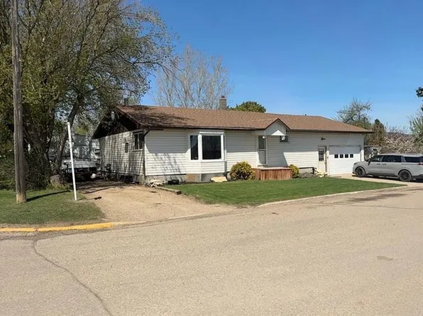 60 Railway AVENUE, Redvers, SK S0C 2H0
