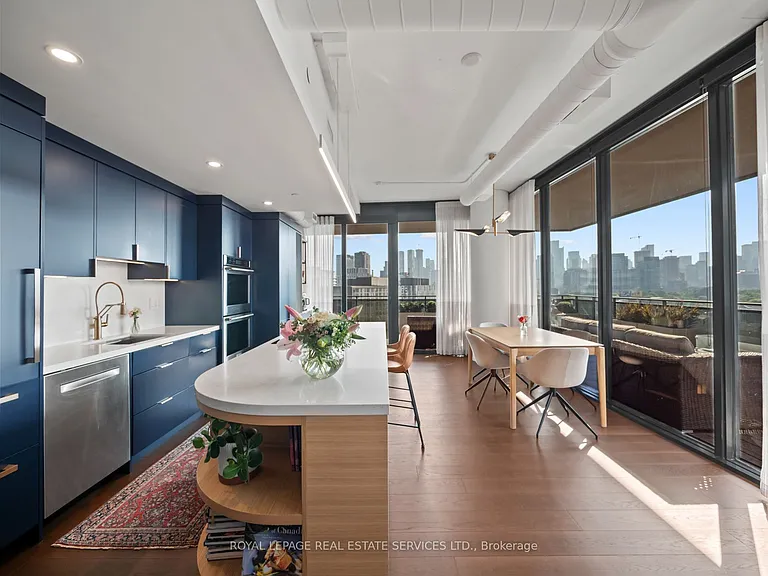 21 Lawren Harris Sq #904 — Photo 19