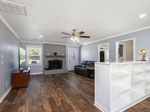 4th image of 2 Yosemite Cir