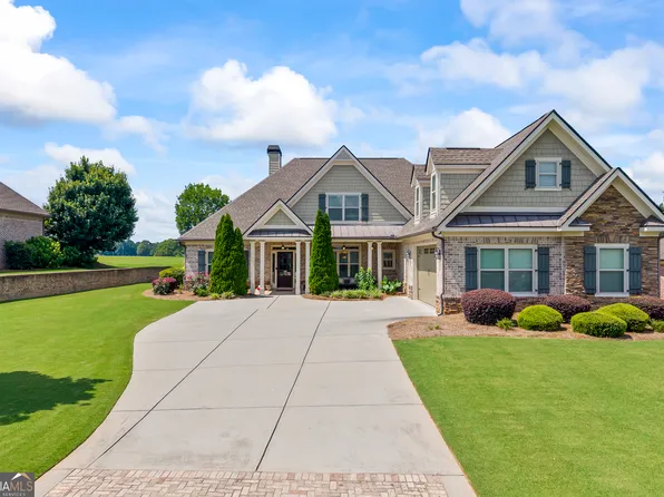 2453 Club Estates Dr, Statham, GA 30666