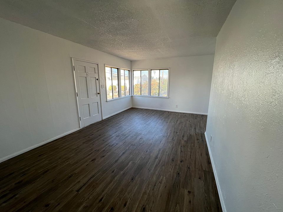 1st image of 3504 Cimarron St