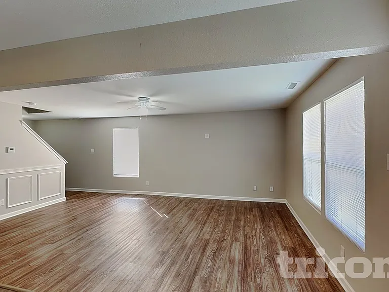 1242 Phil Oneil Dr — Photo 2