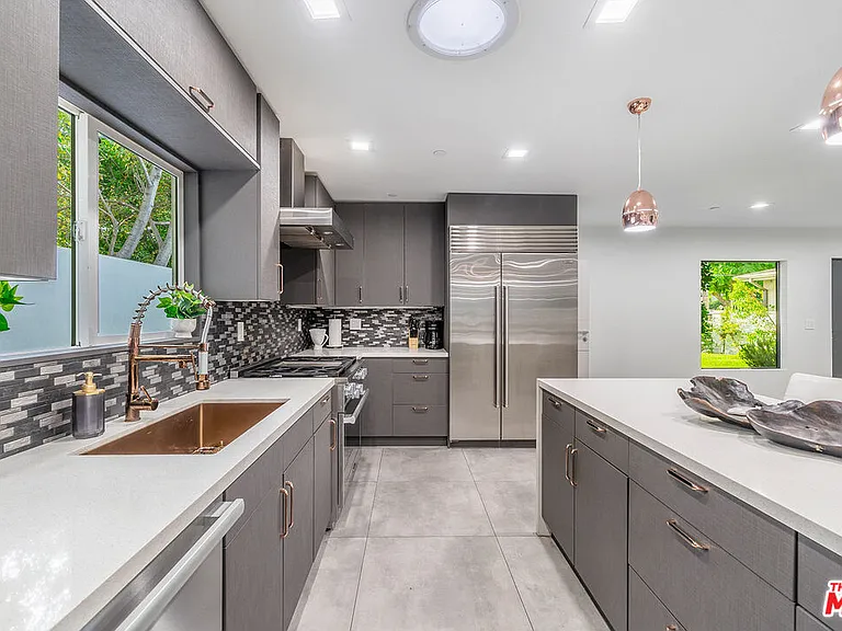 5010 Fulton Ave — Photo 18
