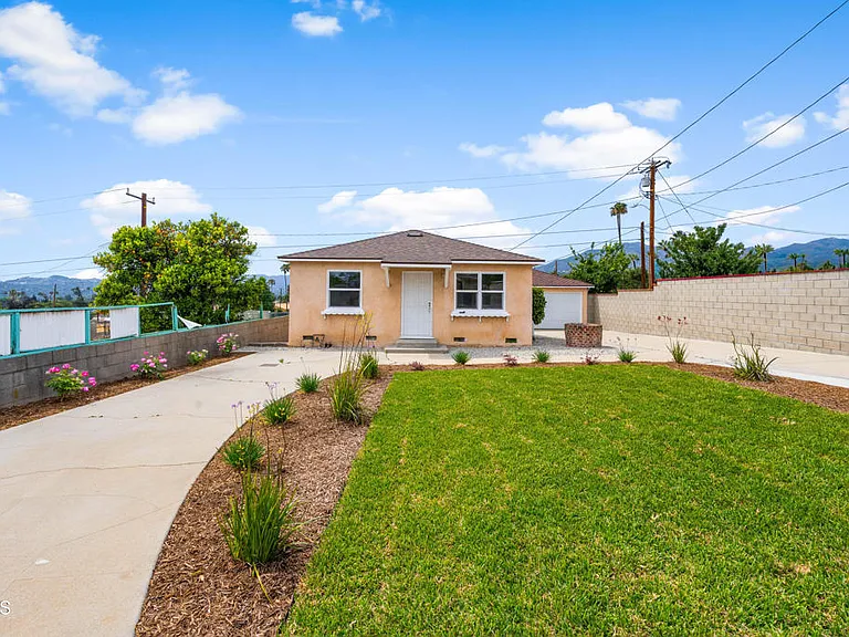 3103 N Olive Ave — Photo 1