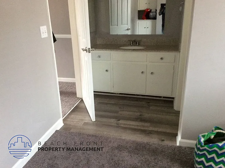 9539 Firestone Blvd. — Photo 15