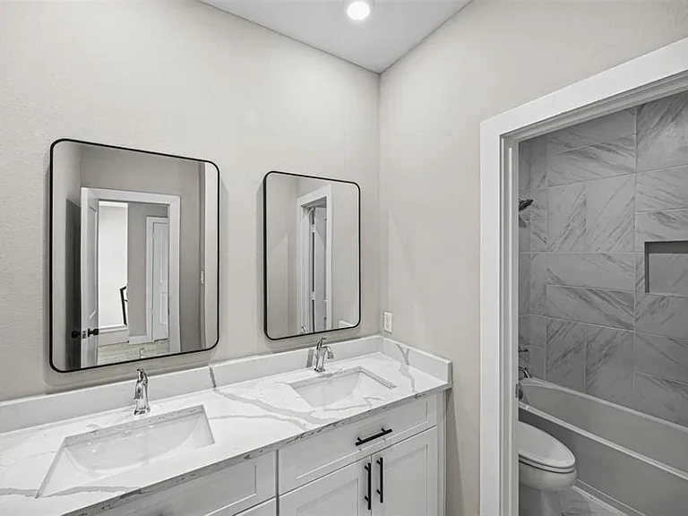 8128 Chateau St — Photo 29