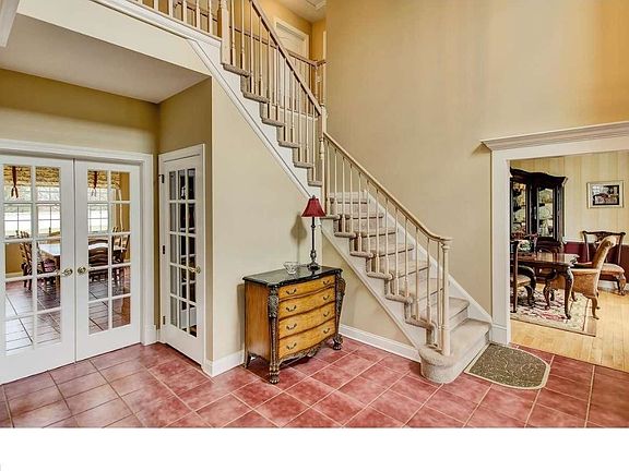 4th image of 4 Shelley Ct