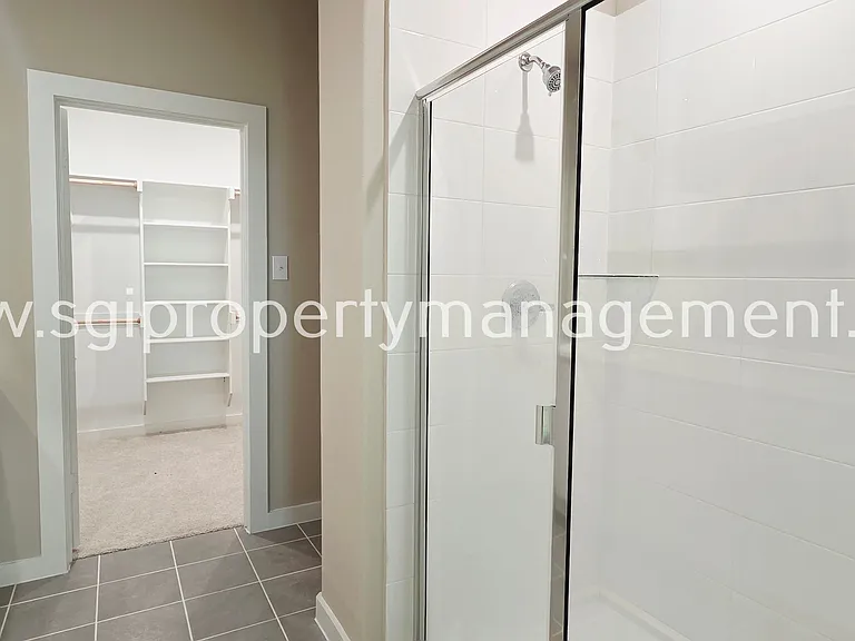 913 London Town Ln — Photo 9