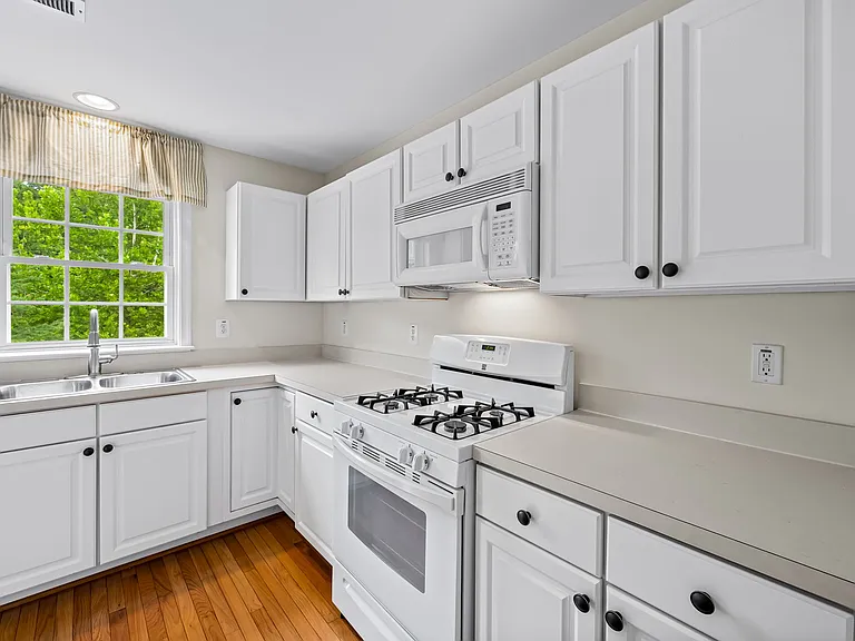 48 Winterberry Ct — Photo 10