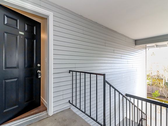 2nd image of 107 Willow Ave #202