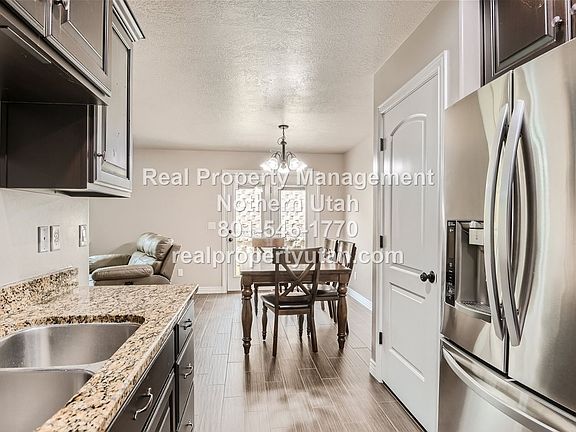 4th image of 1795 E Whitetail Dr