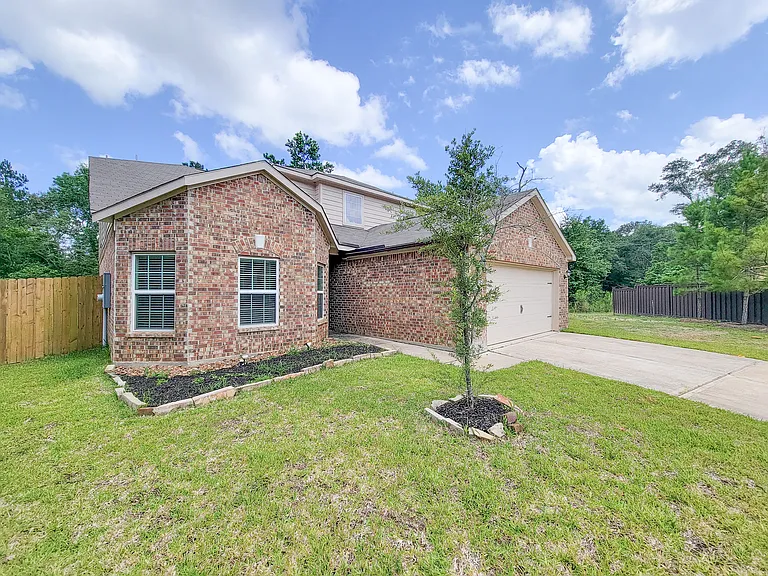 10793 Castle Rock Dr — Photo 2