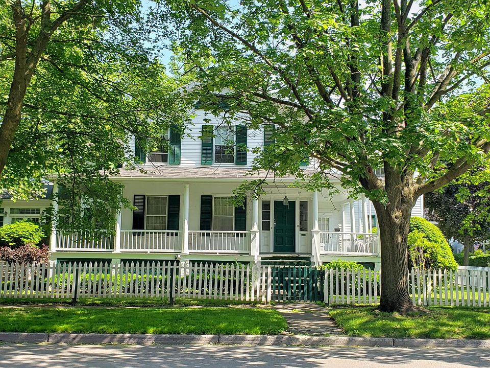 1st image of 63 Gibson St #63