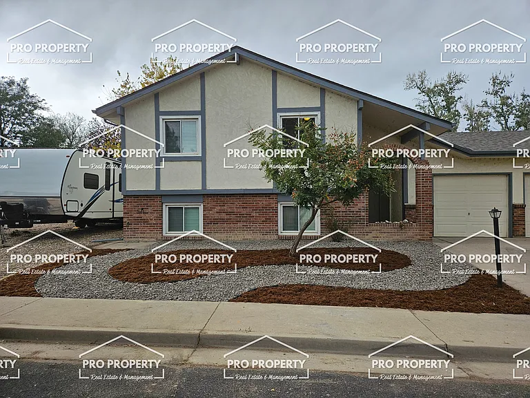2331 Osage Ct — Photo 2