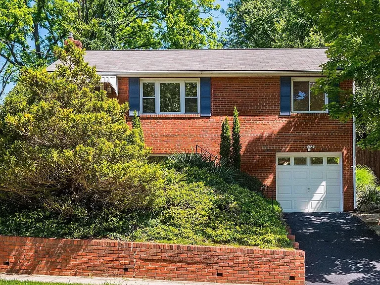 3317 Glenway Dr — Photo 2