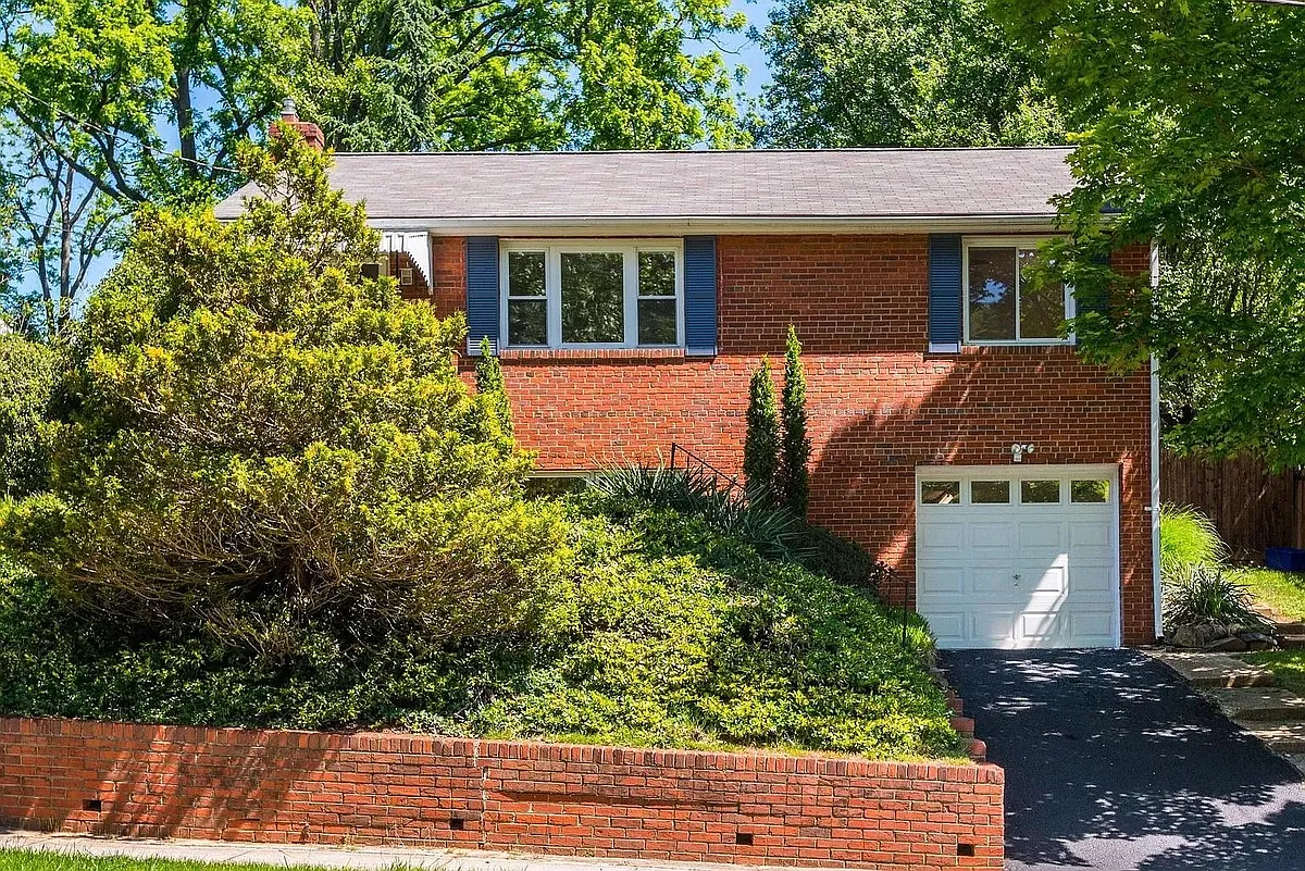 Building Photo - 3317 Glenway Dr