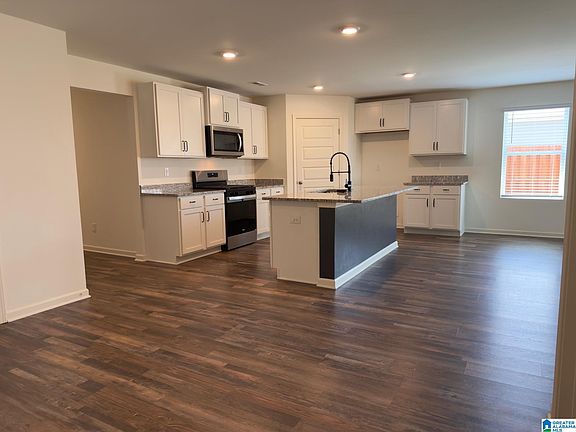 4th image of 256 Archers Brook Ln