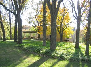 2400 Crest Ln SW, Rochester, MN 55902