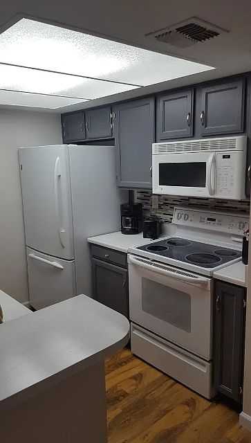 1st image of 540 N May St #3077
