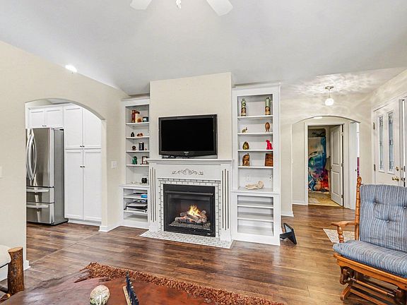 5th image of 1938 Lincoln Rd