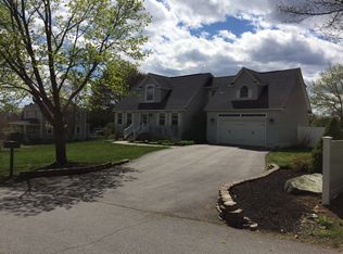 18 N Hunt Rd, Amesbury, MA 01913