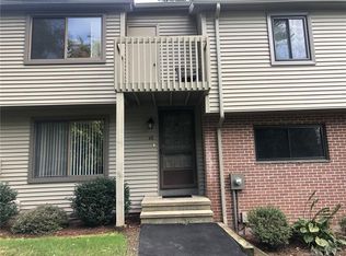 48 Hitching Post Ln #48, Glastonbury, CT 06033