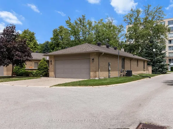 1500 Richmond St #104, London, ON N6G 4T6