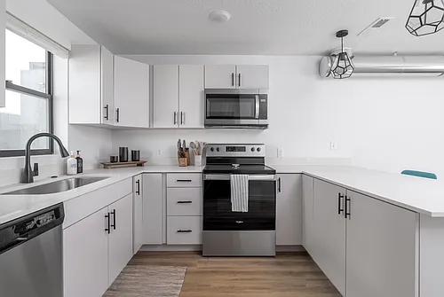 Art West Townhomes Photo 1